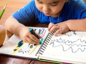 Panduan Parenting Anak: 10 Tips Mendidik Anak Menjadi Kreatif 