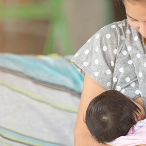 Tanda-Tanda Bayi Anda Telah Cukup Minum Susu