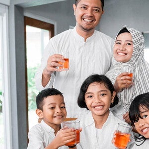 3 Tips si Kecil Tetap Sehat dan Semangat pada Puasa Pertamanya