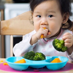 10 Nutrisi dan Vitamin Penting Ini Untuk Otak si Kecil