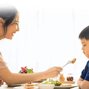 5 Cara mengatasi Anak yang Susah Makan Nasi