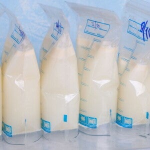 Bagaimana Menjaga Kualitas ASI Perah? Yuk, Simak Caranya, Mams!