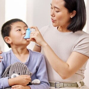 Kenali 7 Gejala Asma pada Anak dan Cara Mengatasinya 